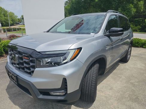 Used 2023 Honda Passport TrailSport image 1