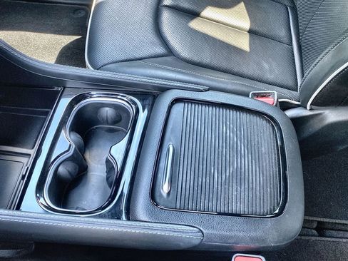 Used 2024 Chrysler Pacifica Limited w/ S Appearance Package image 20