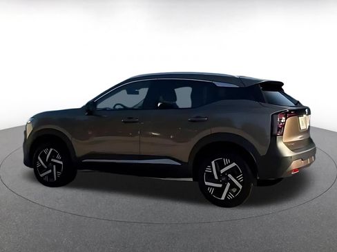 Used 2026 Nissan Kicks SV w/ Cold Weather Package FWD image 7