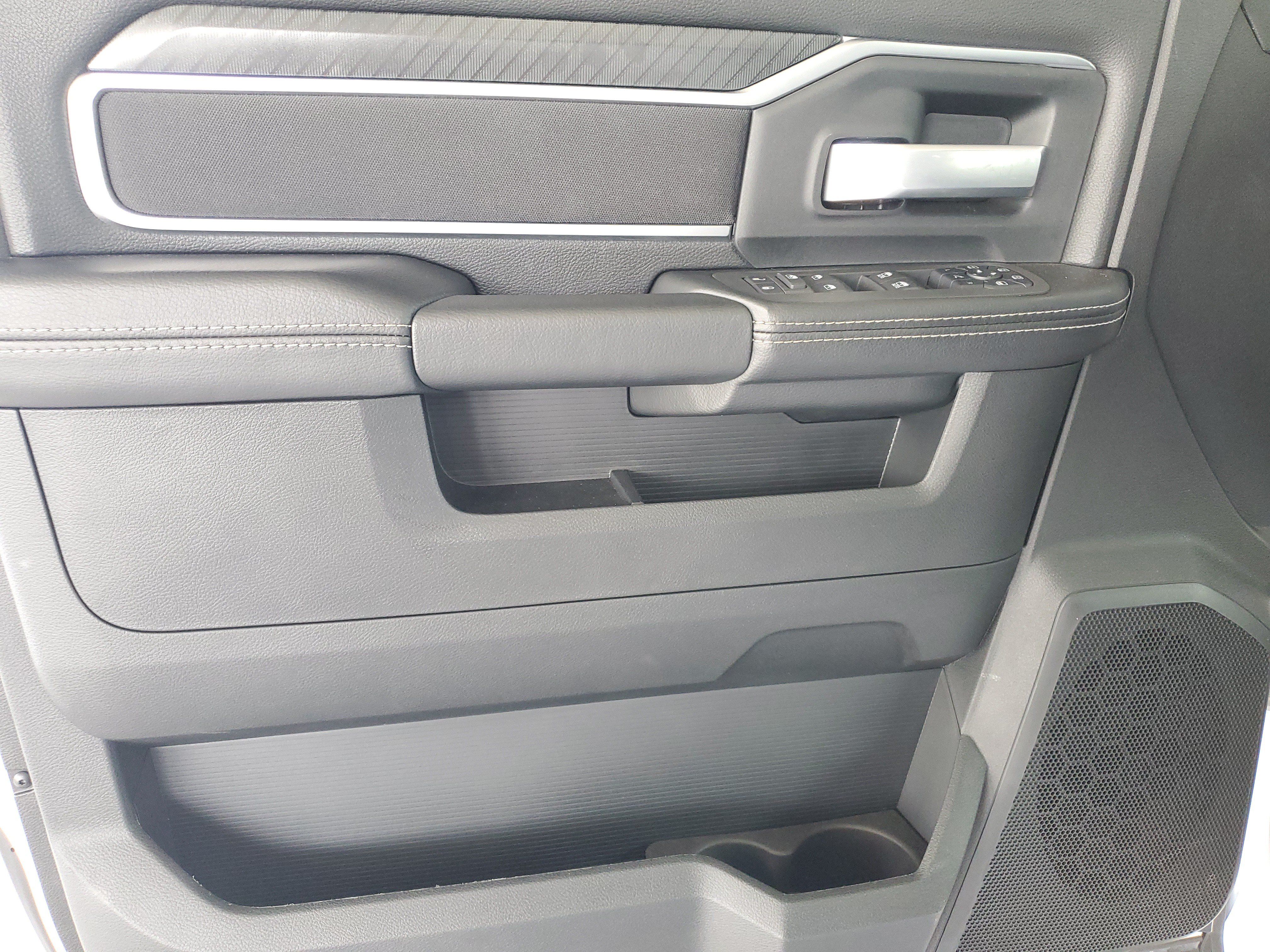 New 2025 RAM 2500 Big Horn AWD/4WD image 14