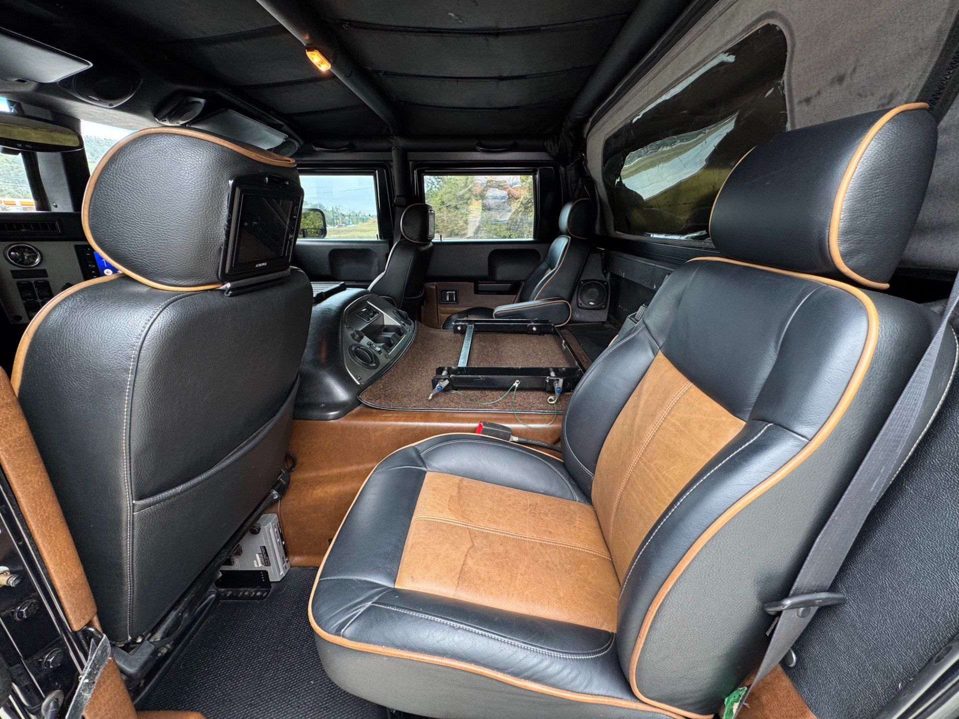 Used 2004 HUMMER H1 4-Door Open Top AWD/4WD image 40