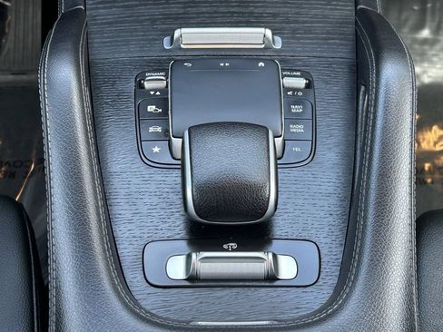 Used 2023 Mercedes-Benz GLS 450 4MATIC image 17