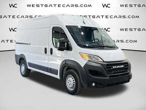 Used 2025 RAM ProMaster 2500 w/ Convenience Group FWD image 2
