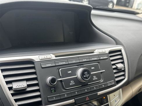 Used 2014 Honda Accord EX image 16