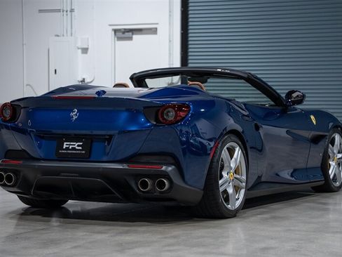 Used 2020 Ferrari Portofino RWD image 6