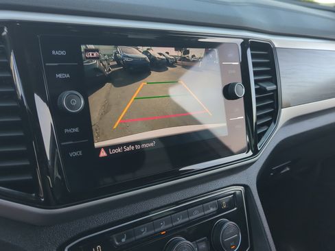 Certified 2023 Volkswagen Atlas SE image 28