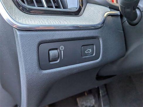 Certified 2022 Volvo XC60 B5 Inscription w/ Advanced Package image 23