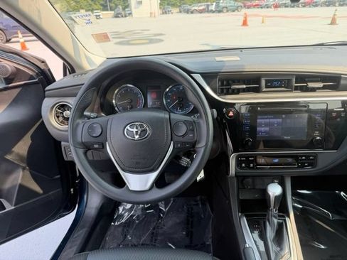 Used 2017 Toyota Corolla LE w/ Carpet Mat Package (TMS) FWD image 13