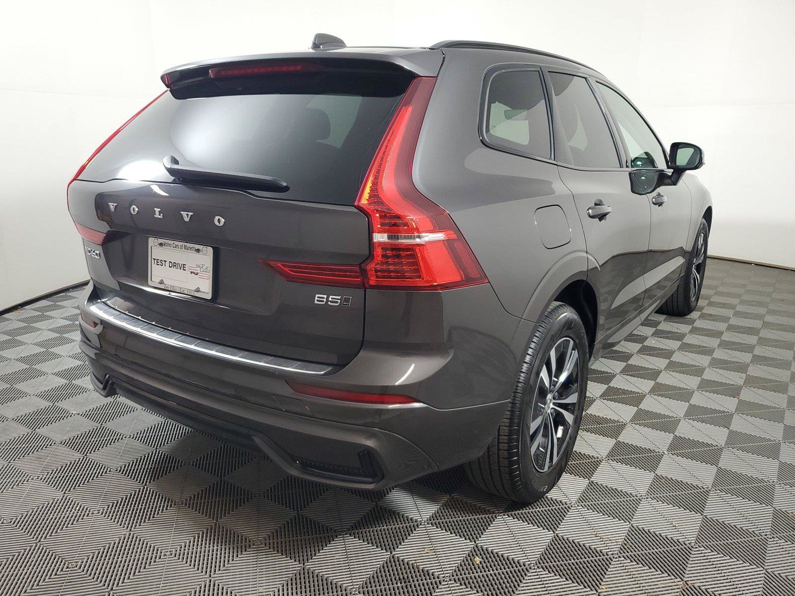 Used 2024 Volvo XC60 B5 Core w/ Protection Package Premier AWD/4WD image 6
