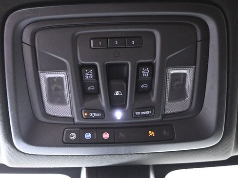 Used 2021 GMC Sierra 3500 AT4 image 40