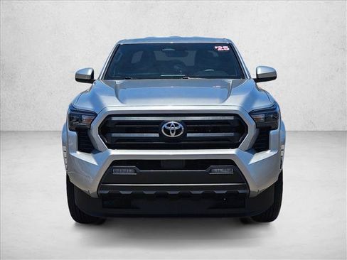 Used 2025 Toyota Tacoma SR5 AWD/4WD image 2