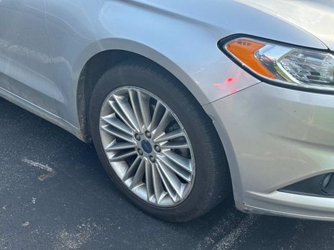 Used 2016 Ford Fusion SE w/ Equipment Group 202A FWD image 5