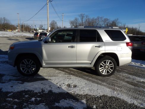 Used 2013 Toyota 4Runner SR5 image 3