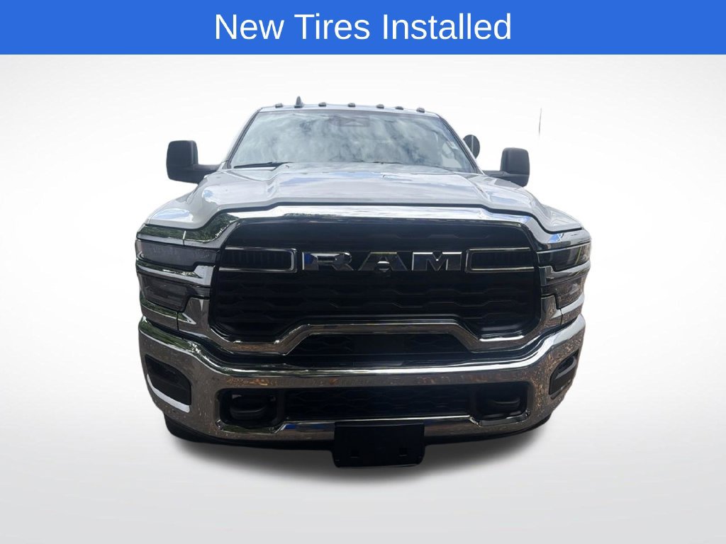 Used 2026 RAM 3500 Tradesman w/ Chrome Appearance Group A AWD/4WD image 2