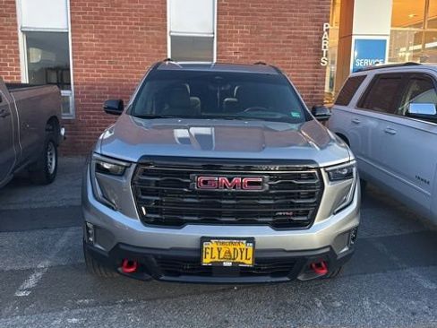 Used 2026 GMC Acadia AT4 w/ Luxury Package image 2