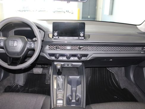 Used 2023 Honda Accord EX image 13