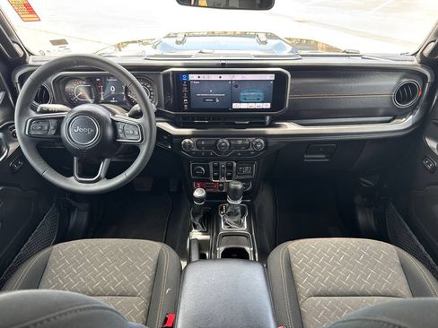 Used 2026 Jeep Gladiator Mojave AWD/4WD image 22