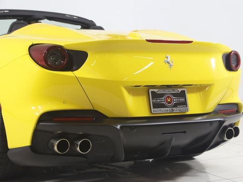 Used 2022 Ferrari Portofino M RWD image 33