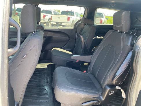 Used 2019 Chrysler Pacifica Touring Plus w/ S Appearance Package FWD image 23