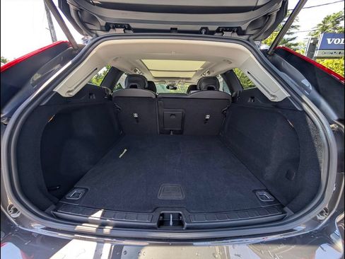 Certified 2025 Volvo XC60 B5 Core AWD/4WD image 7
