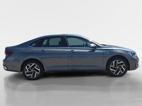 Used 2024 Volkswagen Jetta SEL FWD image 6