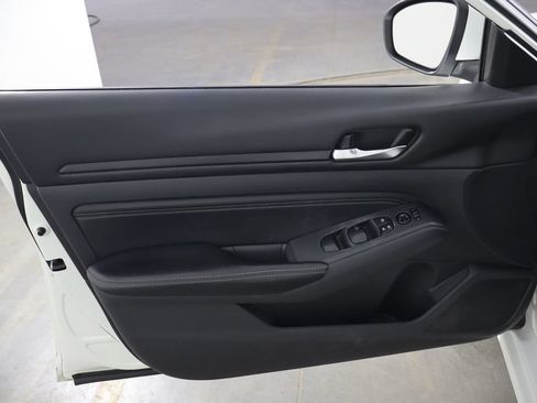 Used 2019 Nissan Altima 2.5 S FWD image 16