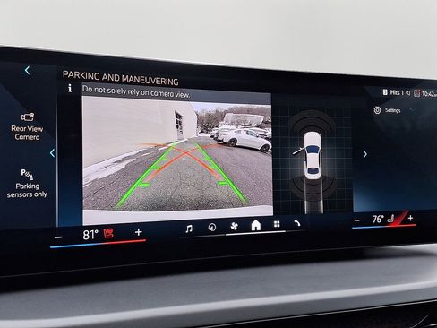 Certified 2025 BMW 230i xDrive Coupe w/ Convenience Package image 19