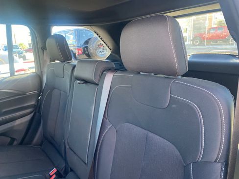 Used 2025 Jeep Grand Cherokee Laredo w/ Luxury Tech Group I image 37