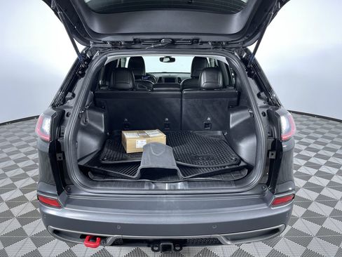 Used 2019 Jeep Cherokee Trailhawk w/ Cold Weather Group AWD/4WD image 25