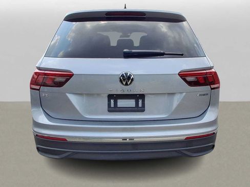 Used 2024 Volkswagen Tiguan SE w/ Panoramic Sunroof Package AWD/4WD image 29