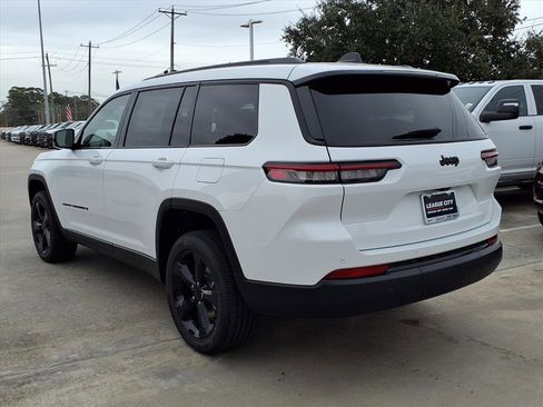 New 2025 Jeep Grand Cherokee L Altitude RWD image 2