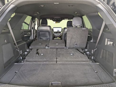 Used 2025 Ford Explorer ST-Line w/ ST-Line Street Pack image 30