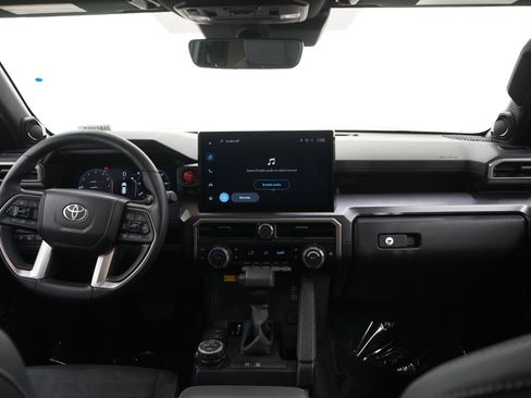 Used 2025 Toyota 4Runner TRD Off-Road Premium AWD/4WD image 15