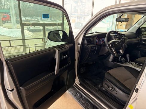 Used 2018 Toyota 4Runner SR5 image 10