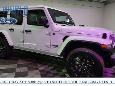 Used 2025 Jeep Wrangler Unlimited Sahara w/ Safety Group image 8