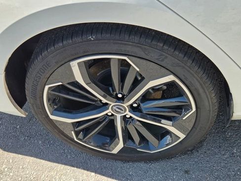 Used 2025 Nissan Altima 2.5 SR FWD image 9