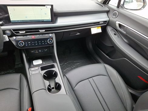 New 2026 Hyundai Sonata Limited image 11
