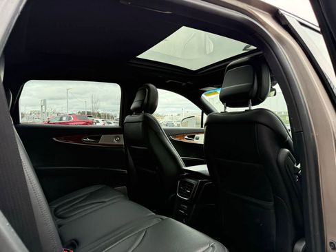 Used 2020 Lincoln Nautilus Reserve w/ Equipment Group 202A image 7