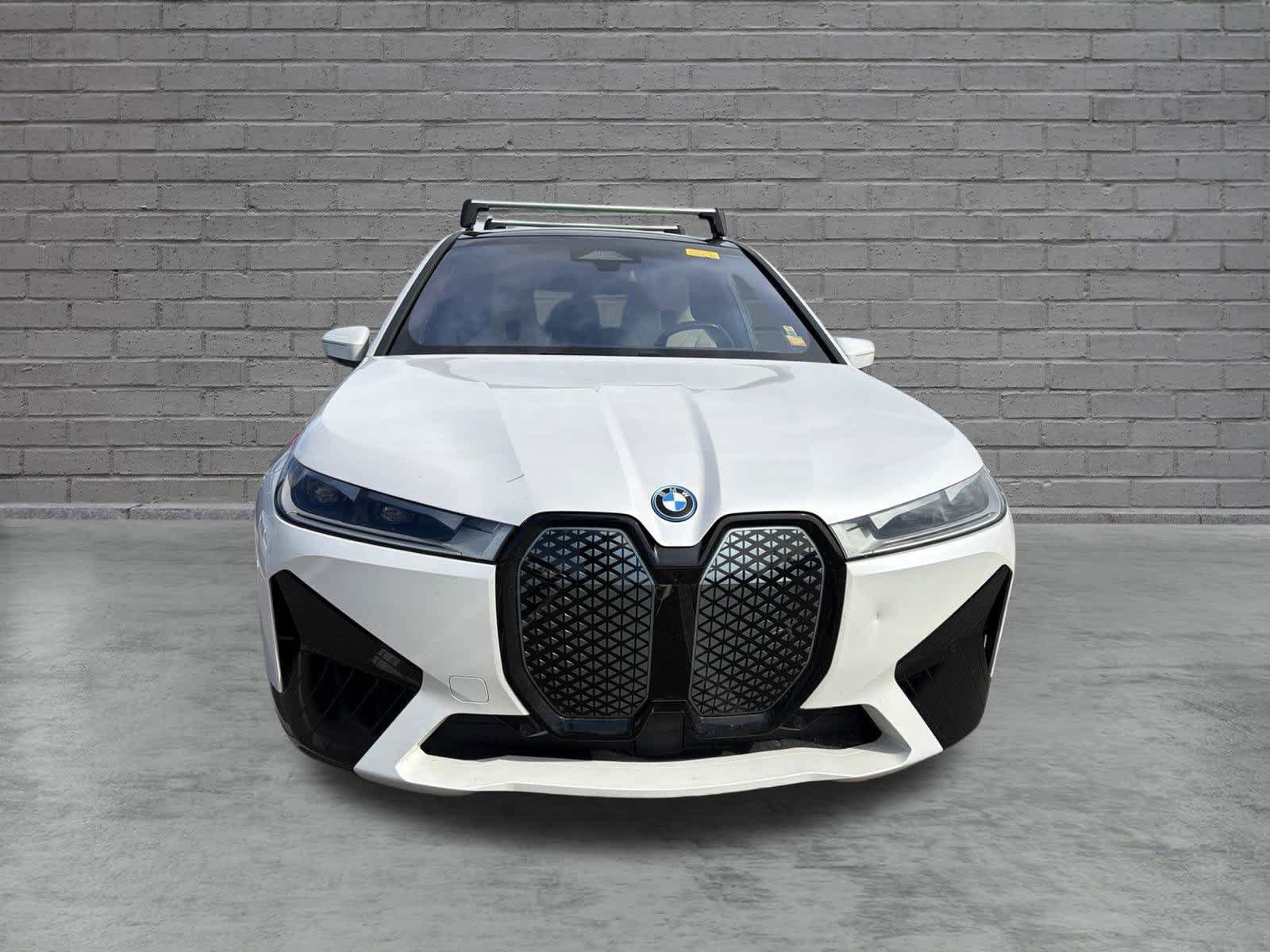 Used 2024 BMW iX xDrive50 w/ Sport Package AWD/4WD image 14