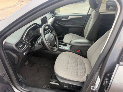 Used 2022 Ford Escape SE w/ SE Sport Appearance Package FWD image 8