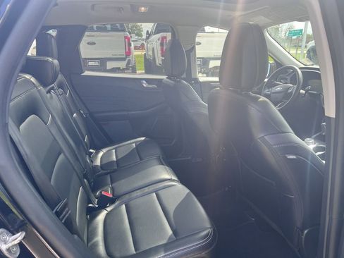 Used 2022 Ford Escape Titanium AWD/4WD image 17