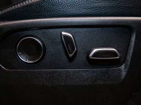 Used 2025 GMC Yukon XL Denali image 27