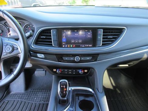 Used 2021 Buick Enclave Preferred image 19