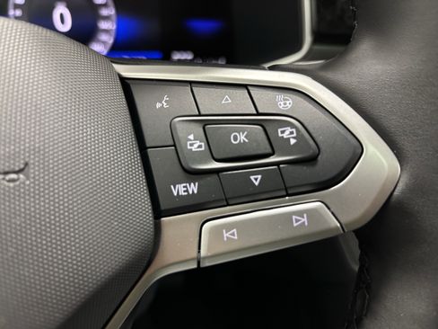 New 2025 Volkswagen Taos SE image 26