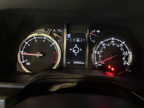 Used 2023 Toyota 4Runner TRD Off-Road Premium AWD/4WD image 15
