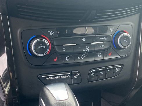 Used 2019 Ford Escape Titanium image 8