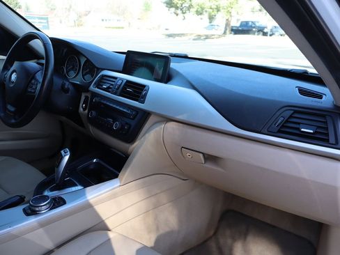 Used 2015 BMW 320i xDrive xDrive image 16