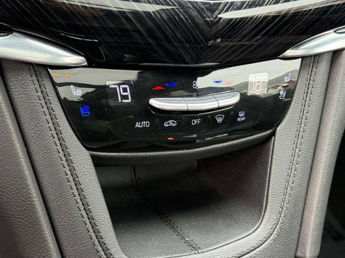 Used 2025 Cadillac XT6 Premium Luxury AWD/4WD image 21