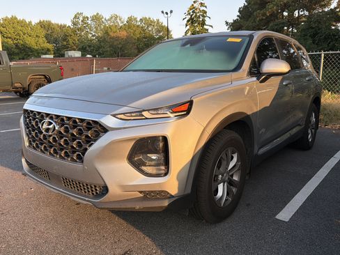 Used 2020 Hyundai Santa Fe SE w/ Cargo Package image 2