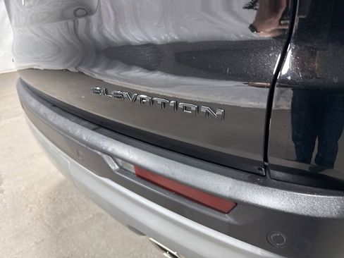 Used 2025 GMC Acadia Elevation image 18